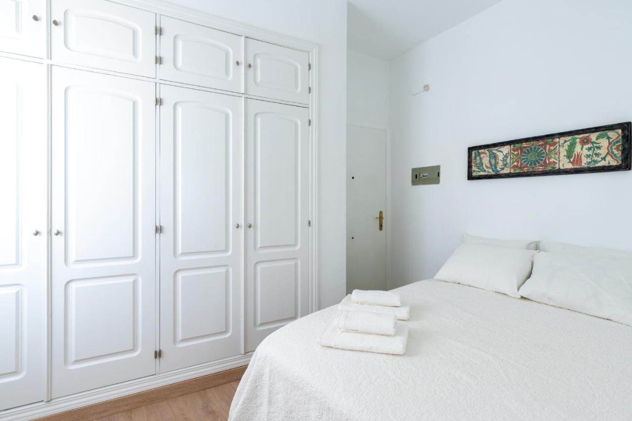 Appartamento Am Alameda Santa Rufina Siviglia Esterno foto